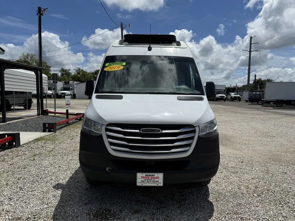 Used 2019 Freightliner Sprinter 144 RWD image 2