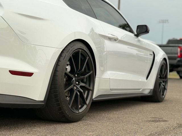 Used 2016 Ford Mustang Shelby GT350 w/ Technology Package RWD image 51