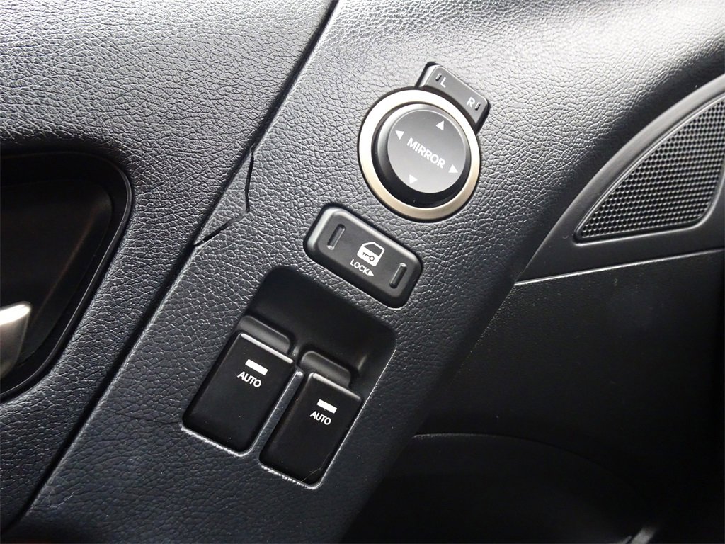 Used 2014 Hyundai Genesis 3.8 image 19