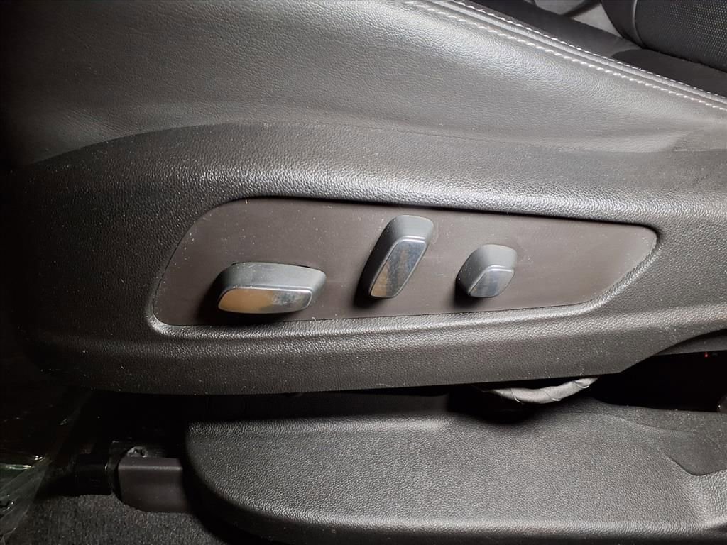 Certified 2022 Cadillac XT6 Premium Luxury image 15