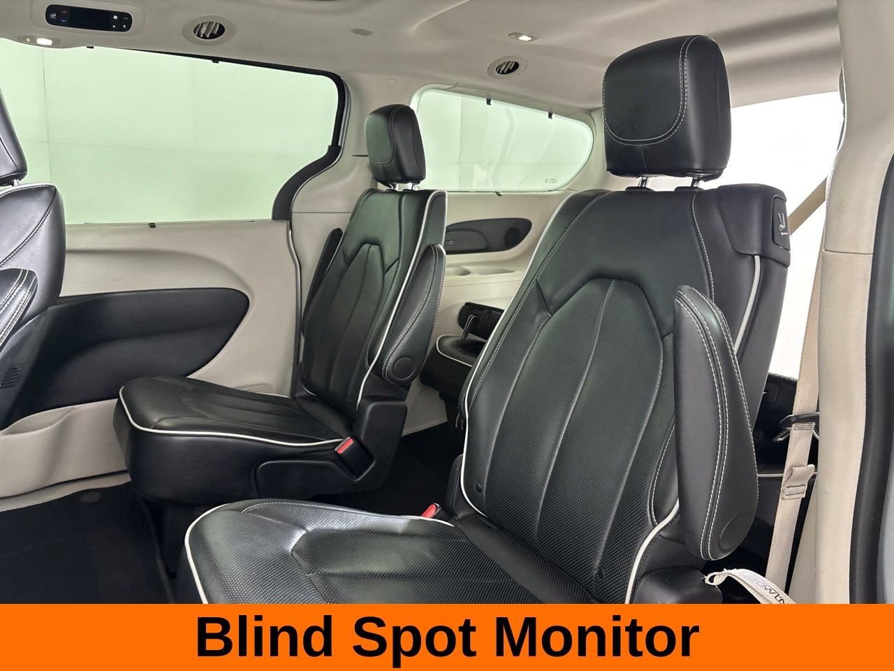 Used 2024 Chrysler Pacifica Limited FWD image 24