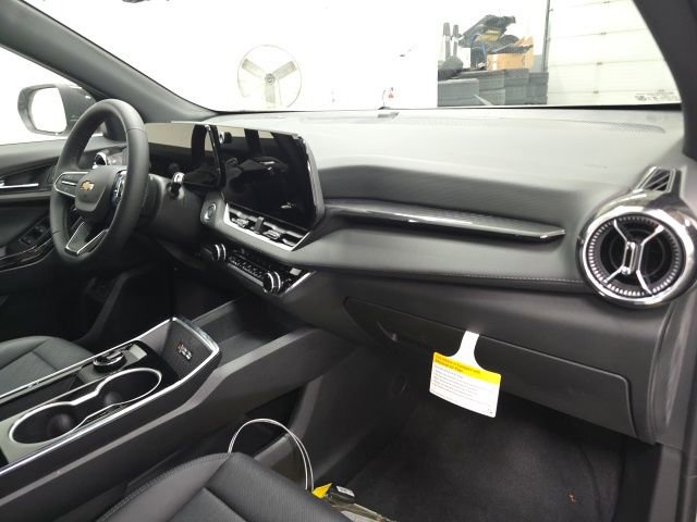 New 2026 Chevrolet Equinox LT w/ Convenience Package II image 29