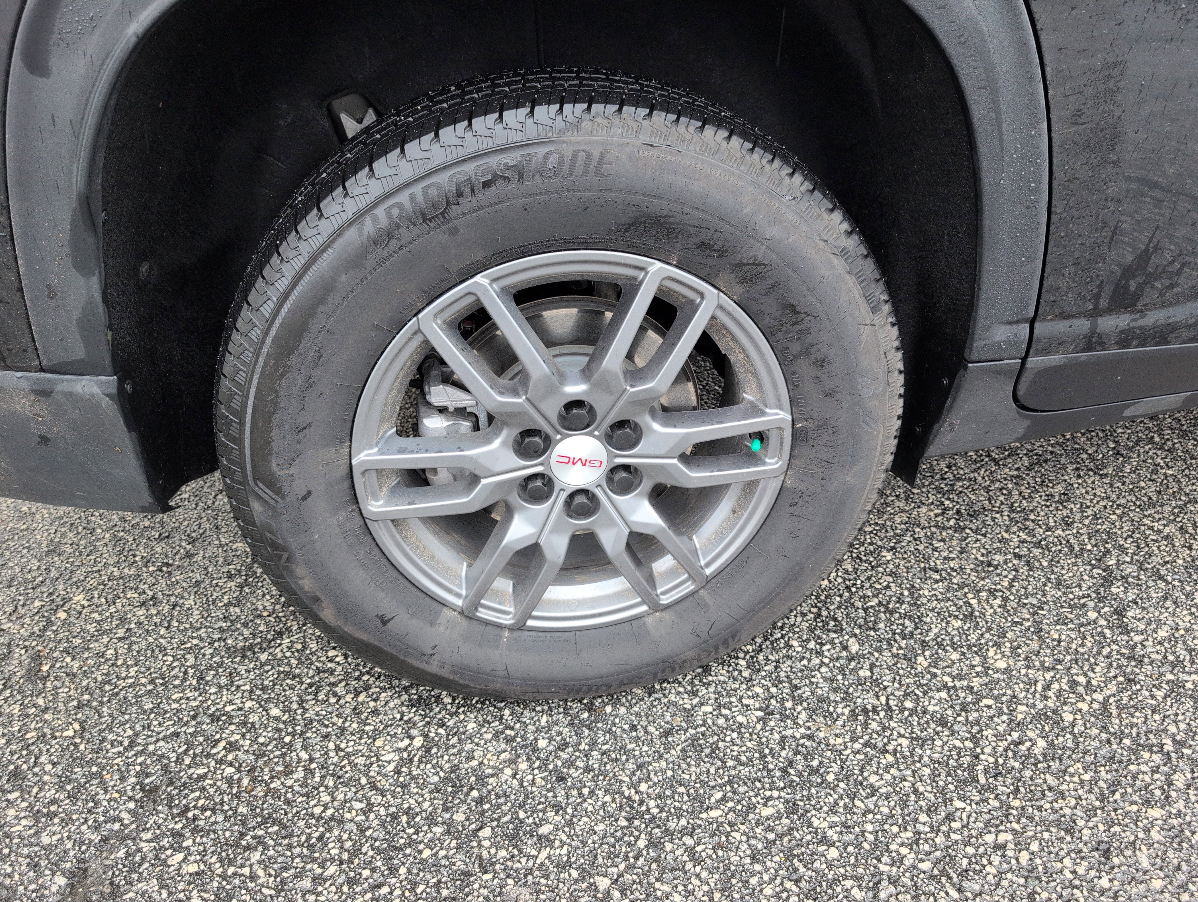 Used 2025 GMC Acadia Elevation image 9