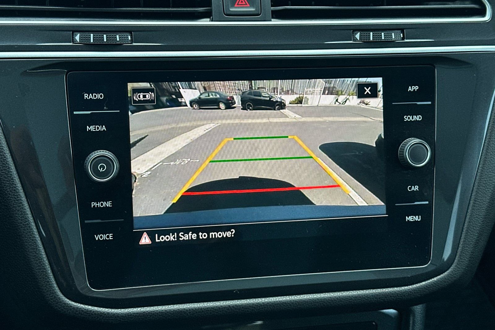 Certified 2023 Volkswagen Tiguan SE w/ Panoramic Sunroof Package image 20