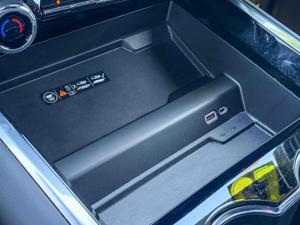 Used 2025 Chevrolet Tahoe LT image 30