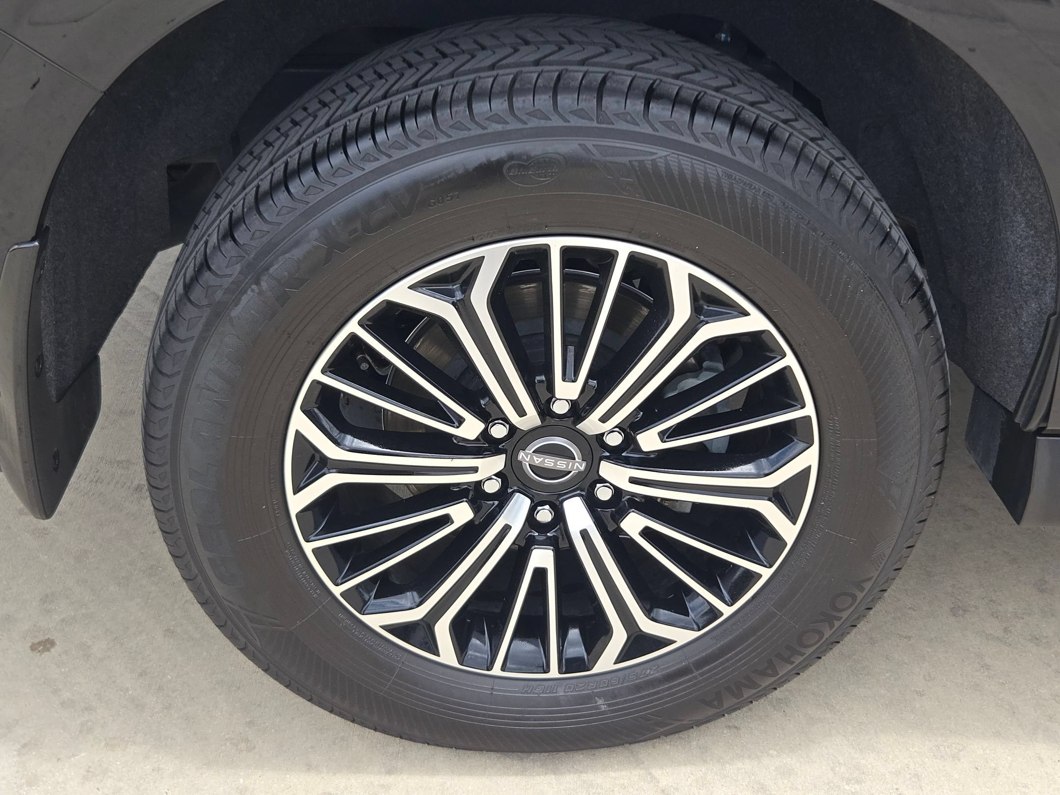 Certified 2025 Nissan Armada Platinum RWD image 32