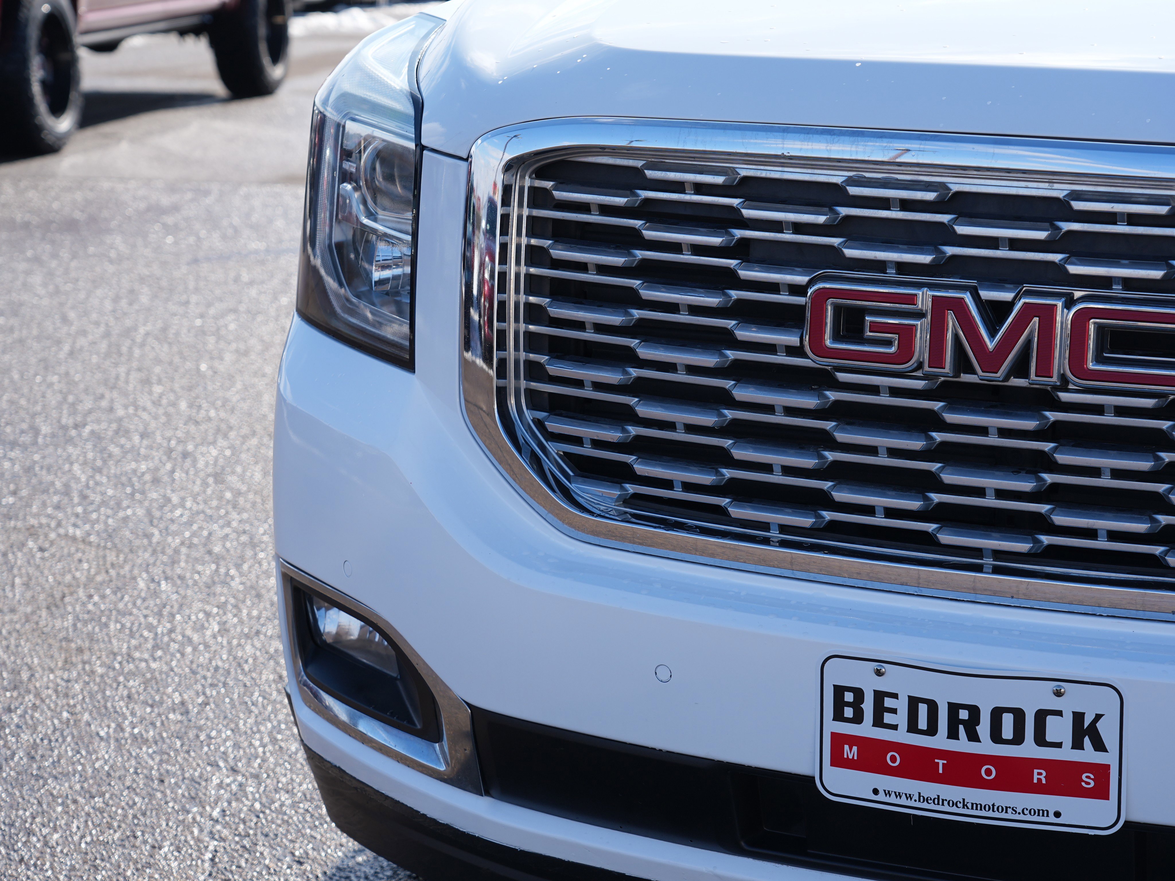 Used 2019 GMC Yukon XL Denali w/ Open Road Package image 9
