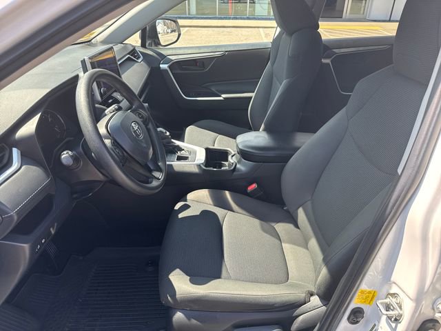 Used 2023 Toyota RAV4 LE AWD/4WD image 12