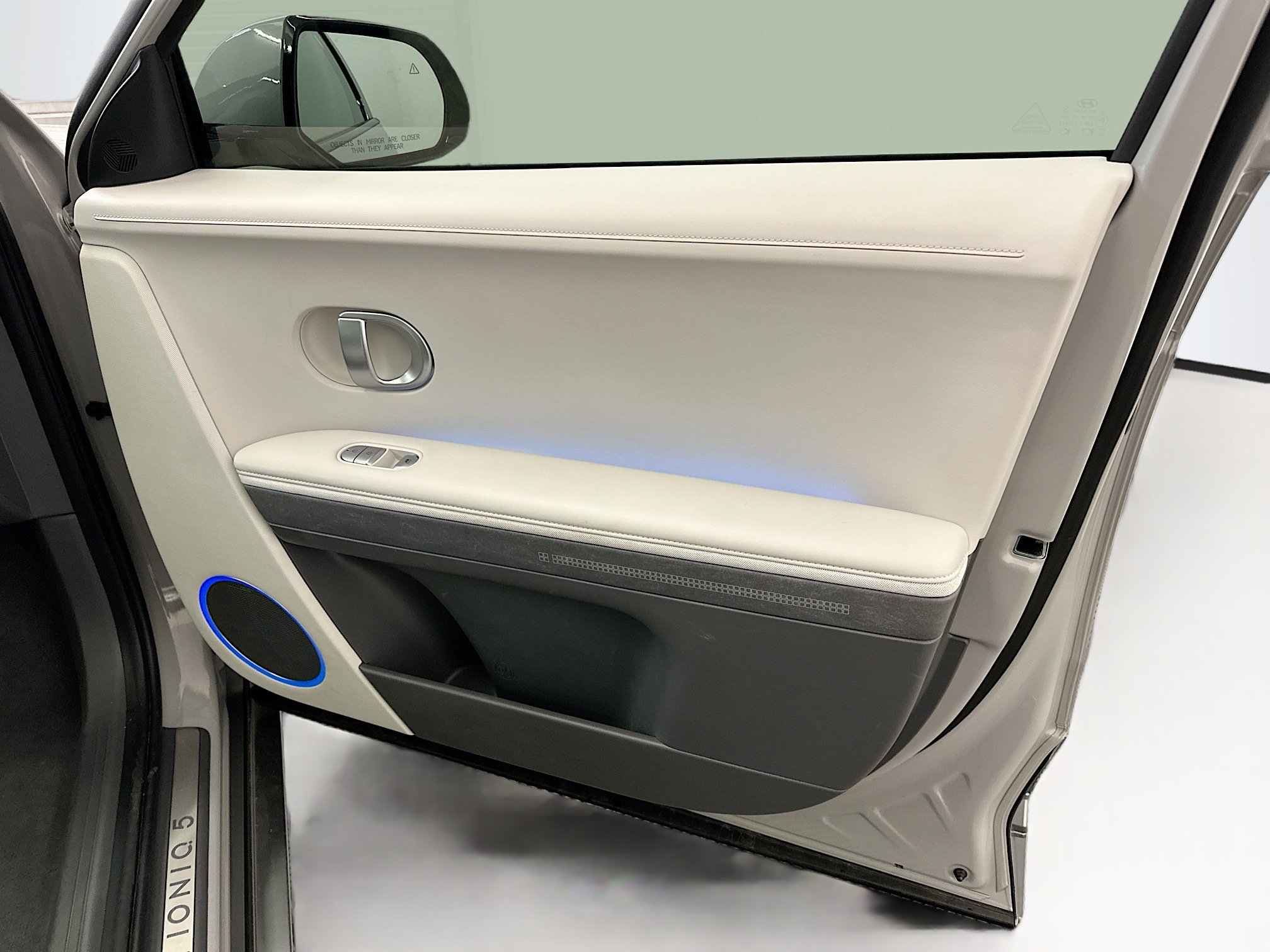 Used 2024 Hyundai Ioniq 5 Limited image 35