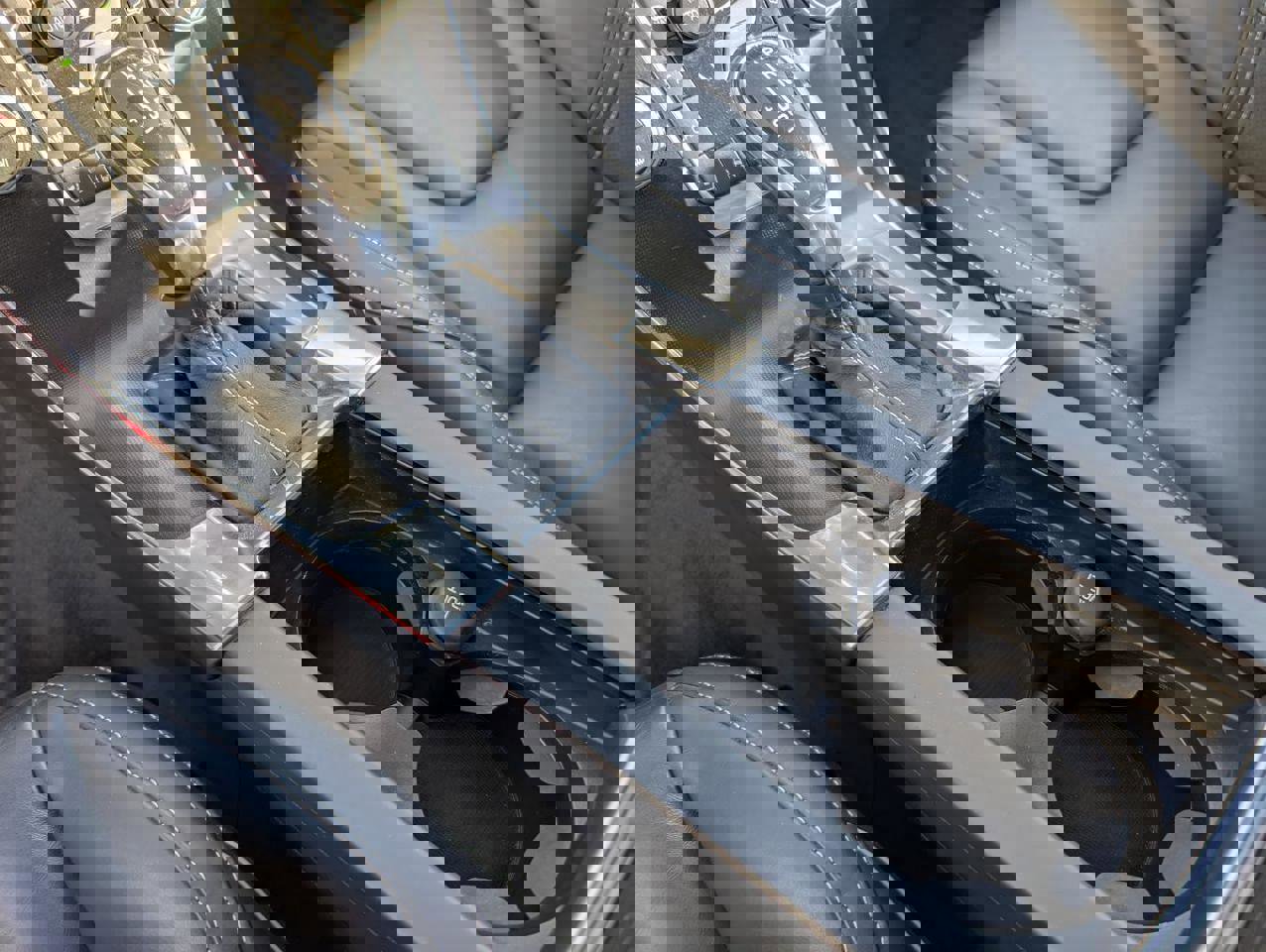 Used 2015 Volvo V60 T6 R-Design Platinum image 15