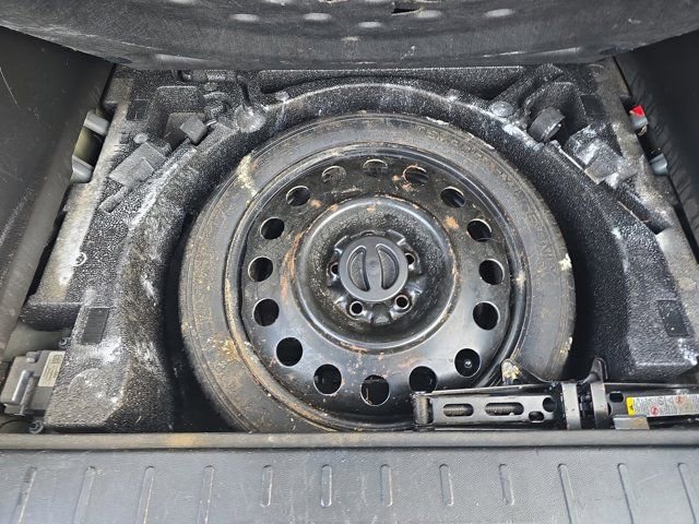 Used 2015 Chevrolet Equinox LT w/ Driver Convenience Package image 12