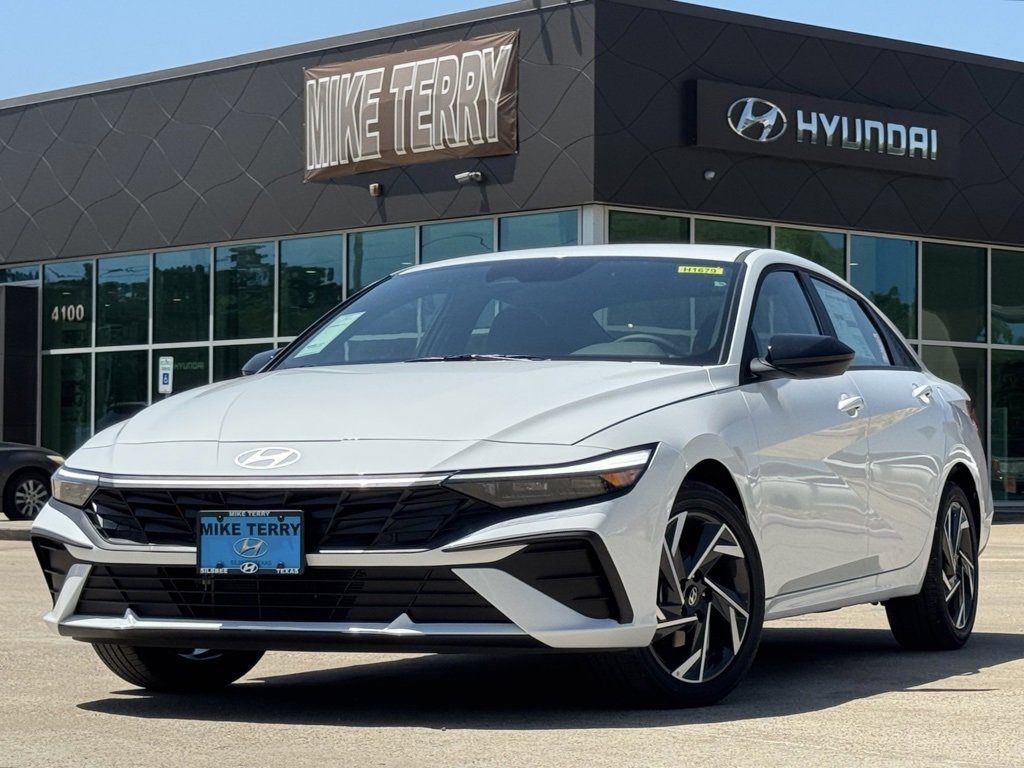 New 2025 Hyundai Elantra SEL