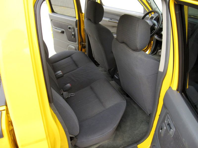 Used 2004 Nissan Frontier XE w/ (PWR) XE Pwr Pkg AWD/4WD image 29