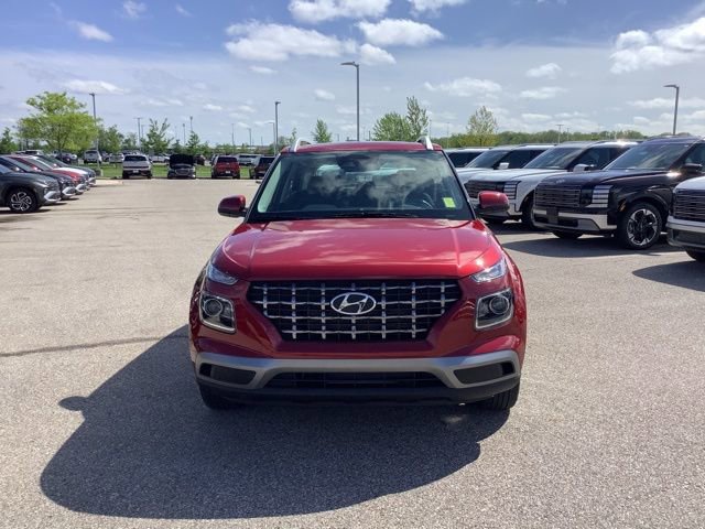 Certified 2026 Hyundai Venue SEL FWD image 3