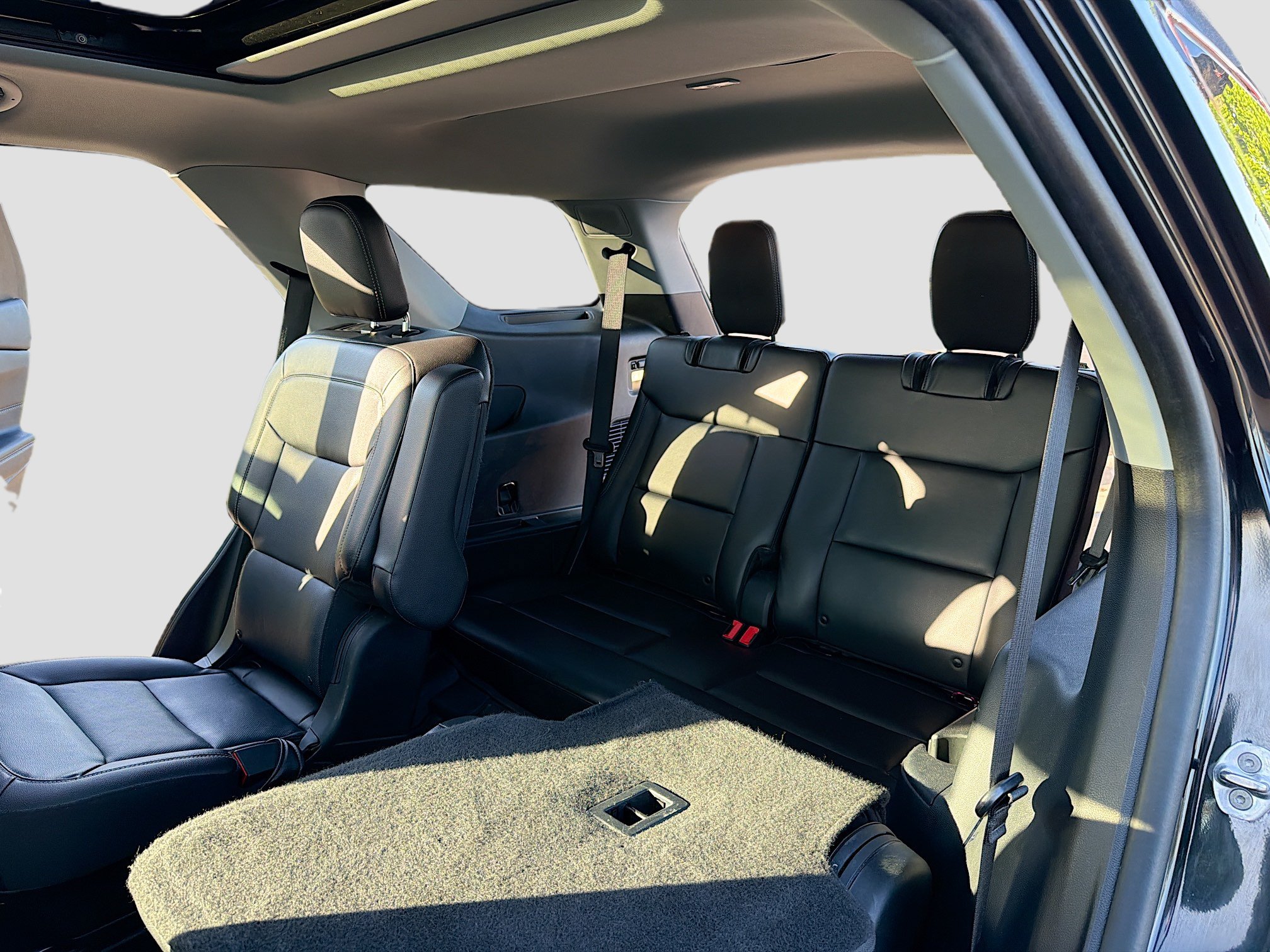 Used 2022 Ford Explorer Limited w/ Limited Technology Package AWD/4WD image 7