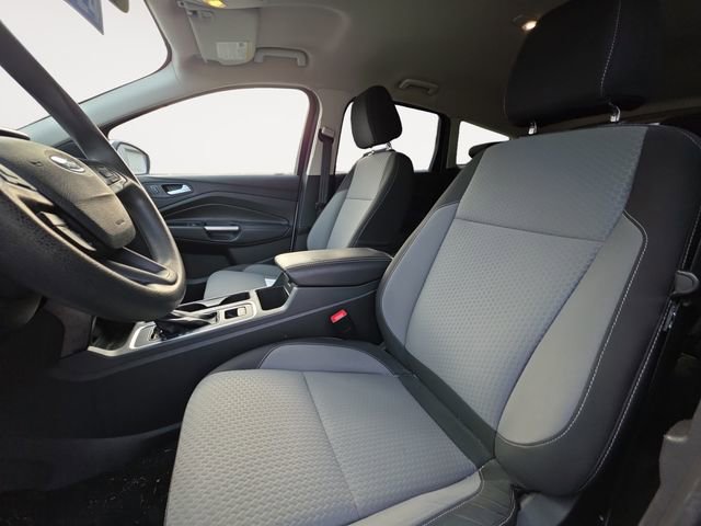 Used 2017 Ford Escape SE w/ Equipment Group 201A image 9