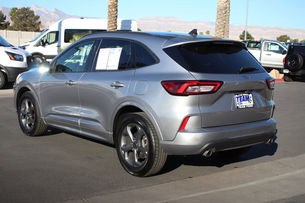 Certified 2023 Ford Escape ST-Line AWD/4WD image 5