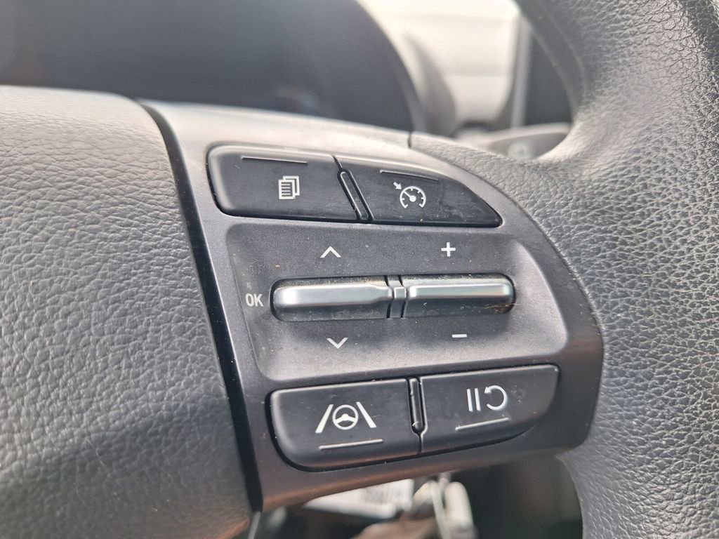 Used 2023 Hyundai Kona SE w/ Cargo Package image 14
