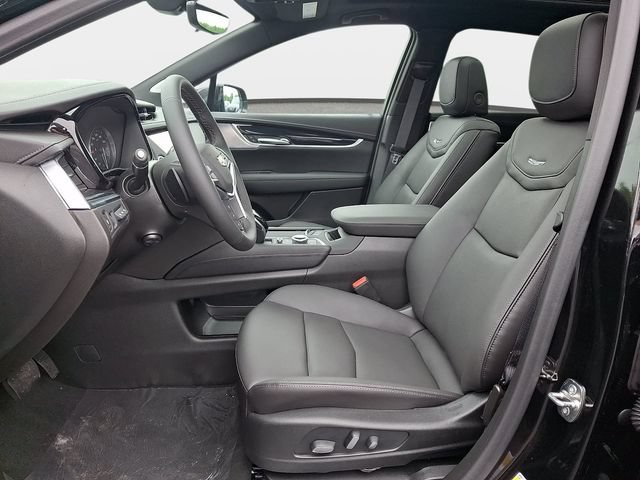 New 2026 Cadillac XT5 Premium Luxury w/ LPO, ONYX Package AWD/4WD image 8