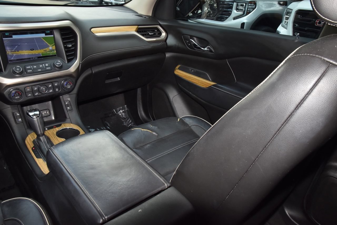 Used 2018 GMC Acadia Denali w/ Technology Package FWD image 18