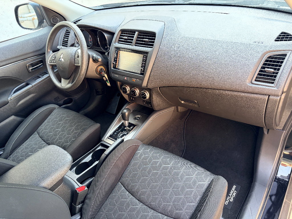 Used 2025 Mitsubishi Outlander Sport ES AWD/4WD image 19