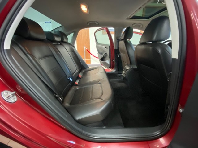 Used 2018 Volkswagen Passat 2.0T SE image 14