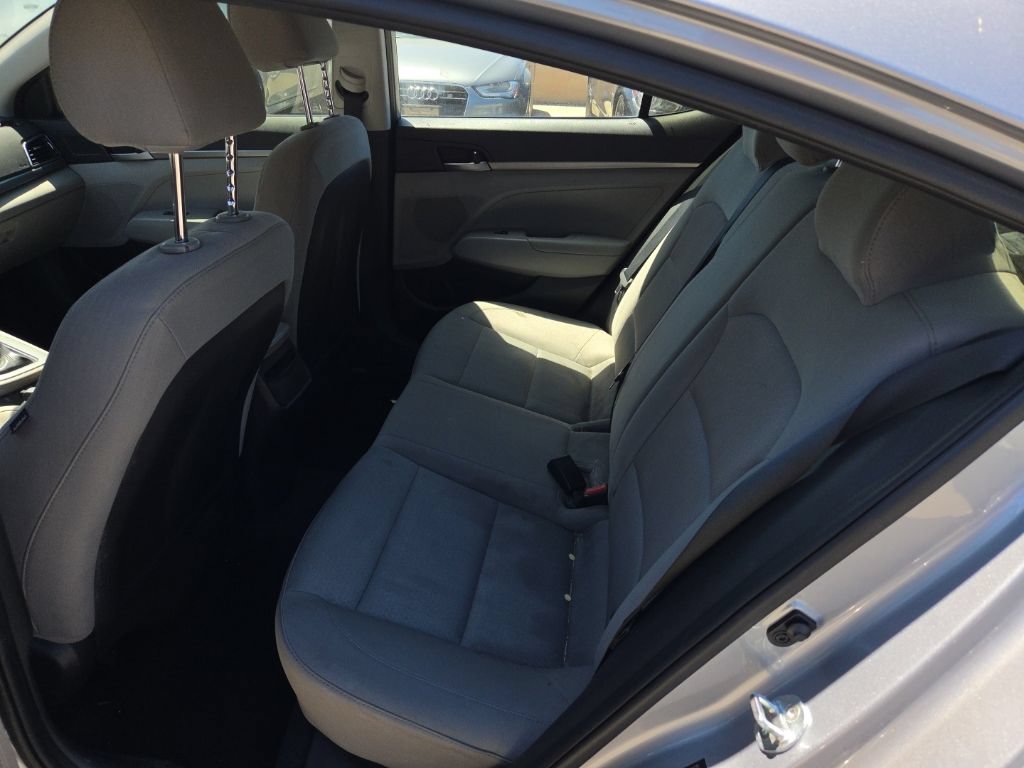 Used 2017 Hyundai Elantra SE FWD image 11