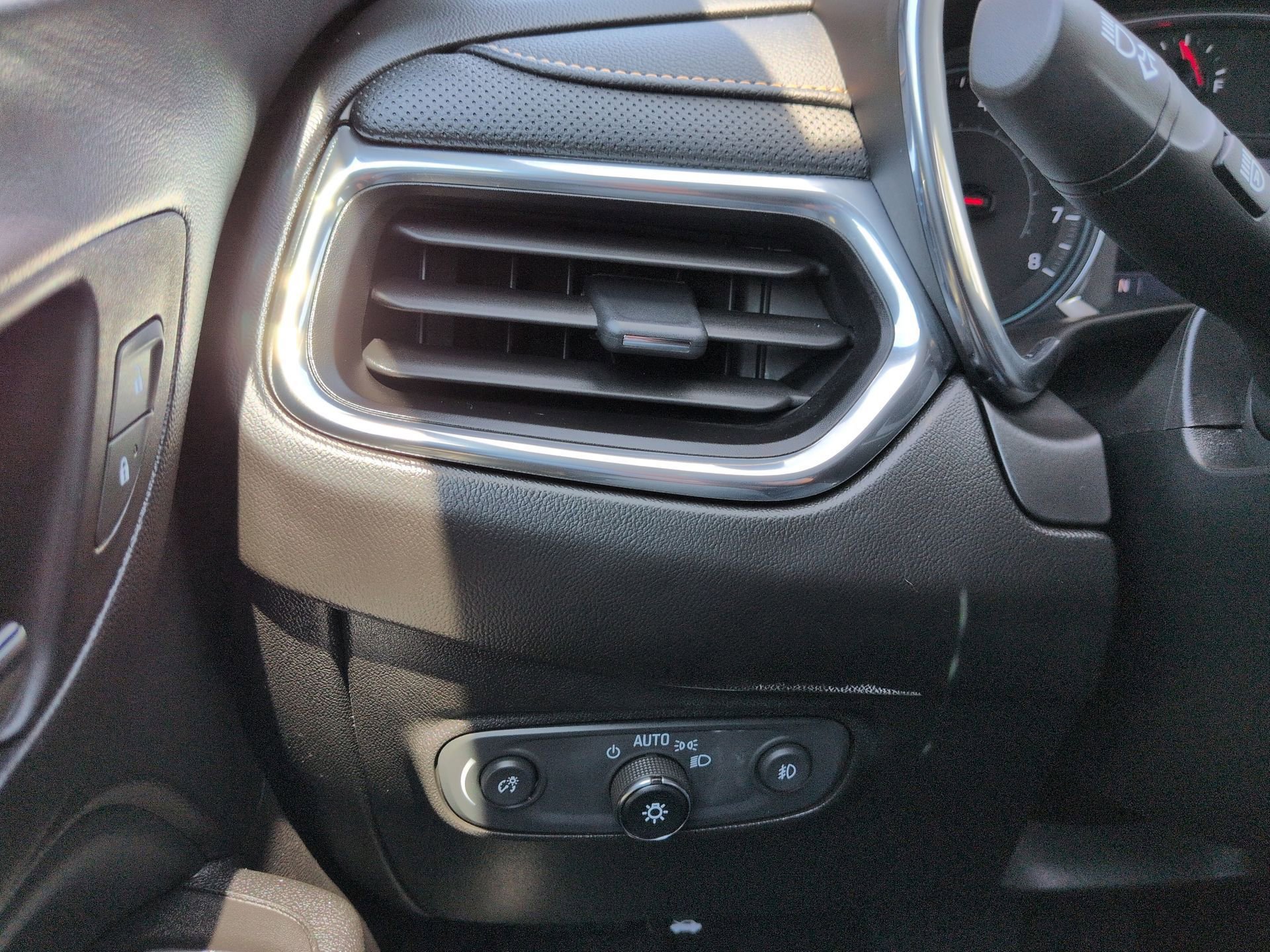 Certified 2020 Chevrolet Equinox Premier w/ Premier Redline Edition AWD/4WD image 18