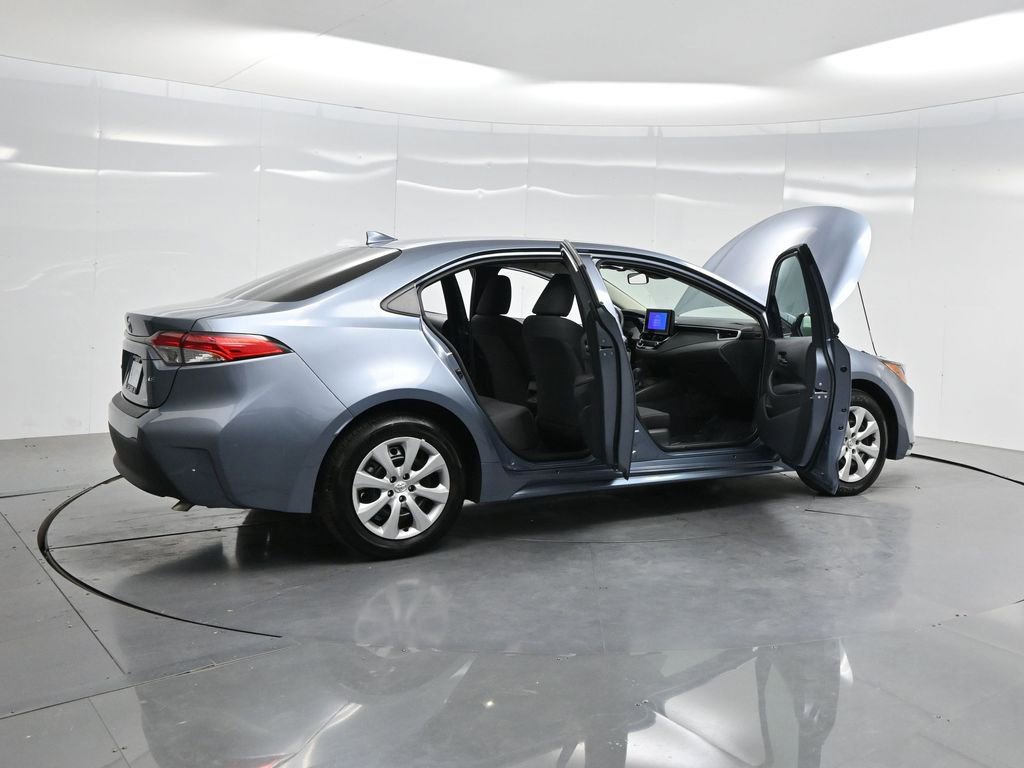 Used 2025 Toyota Corolla LE image 5