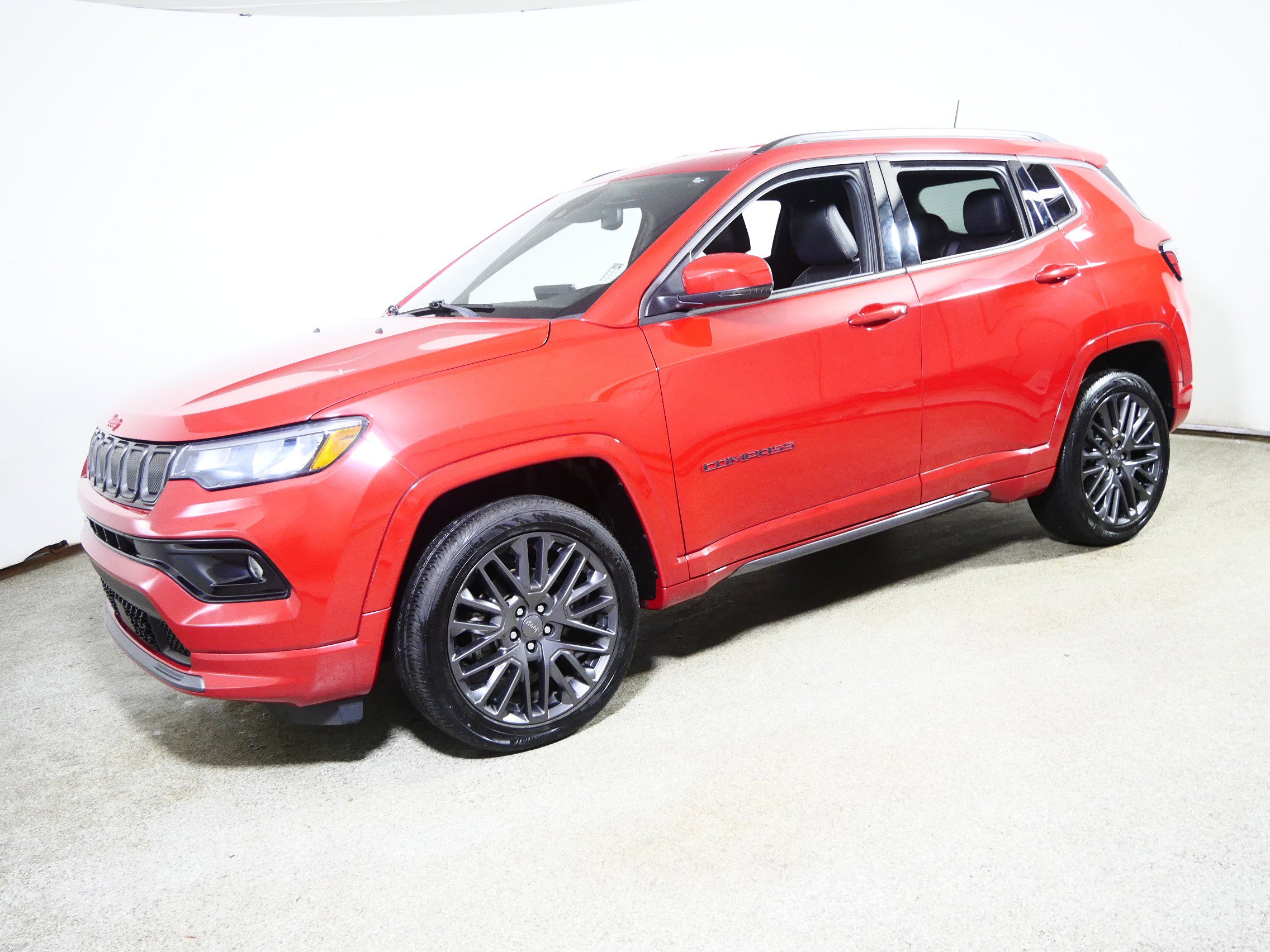 Used 2022 Jeep Compass Limited AWD/4WD image 3