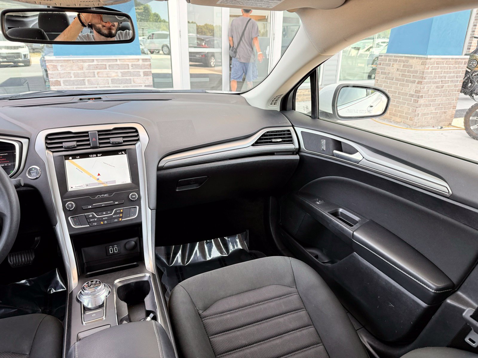 Used 2019 Ford Fusion SE FWD image 22