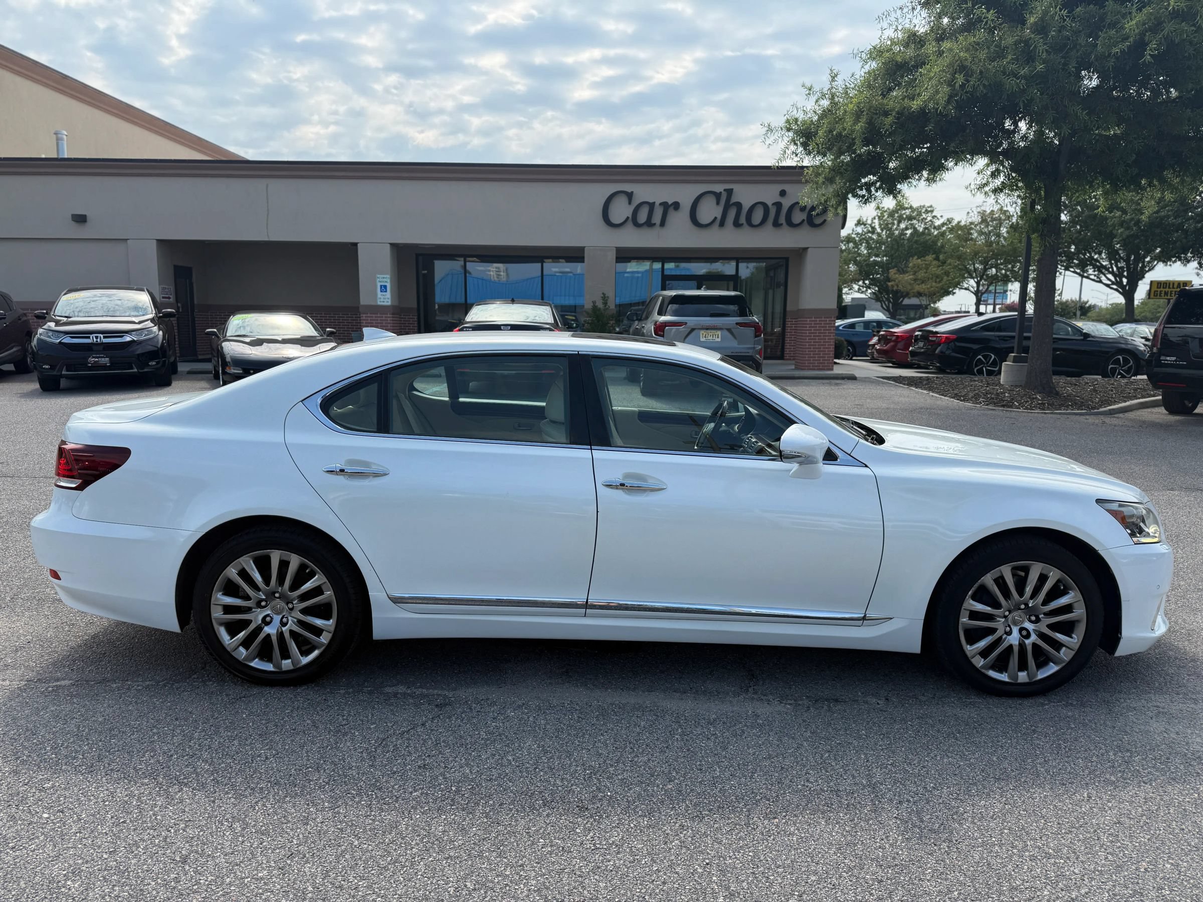 Used 2014 Lexus LS 460 L RWD image 7