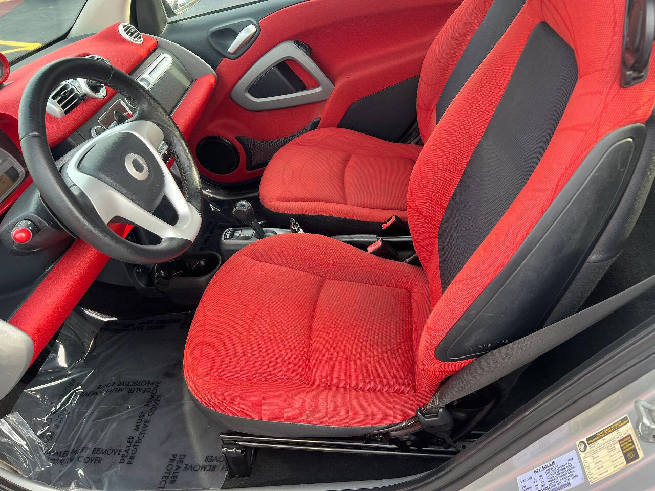 Used 2013 smart fortwo passion image 18