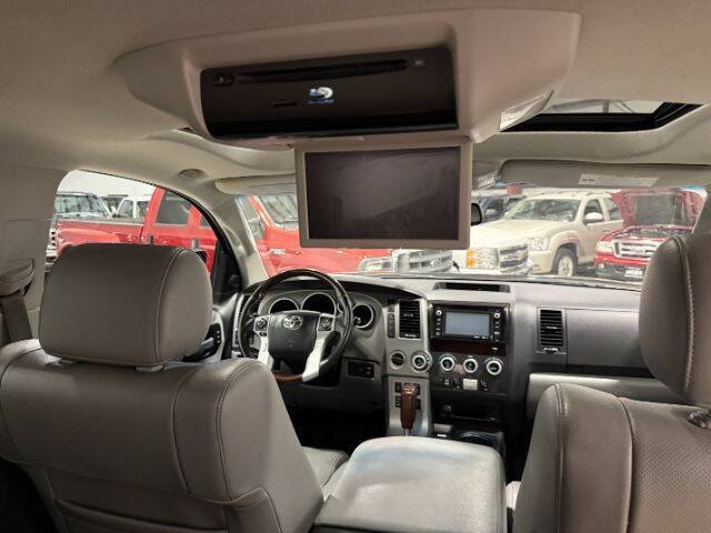 Used 2014 Toyota Sequoia Platinum AWD/4WD image 19