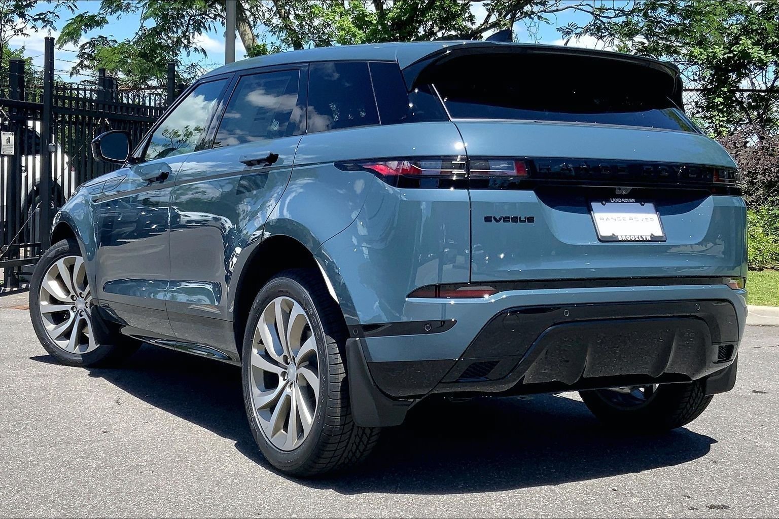 New 2026 Land Rover Range Rover Evoque Hoxton AWD/4WD image 12