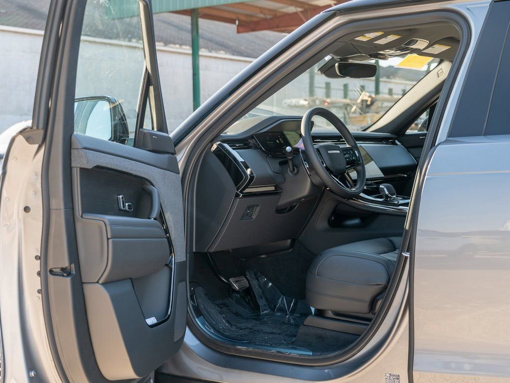 New 2025 Land Rover Range Rover Sport Dynamic SE image 11