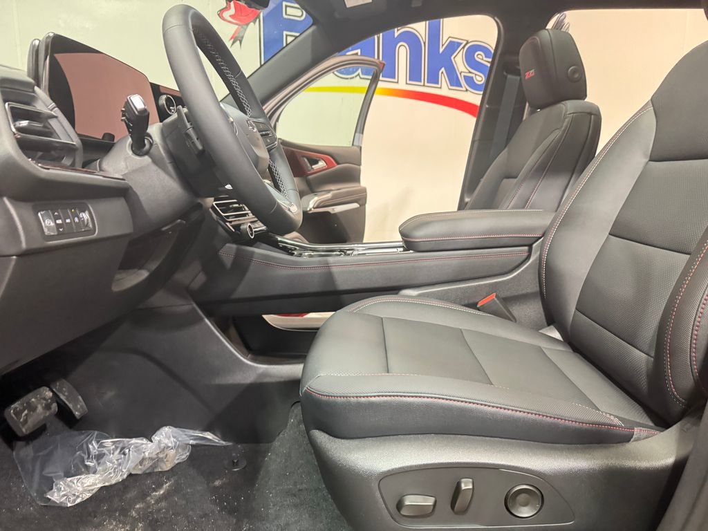 New 2026 Chevrolet Traverse Z71 w/ Driver Confidence Package AWD/4WD image 8