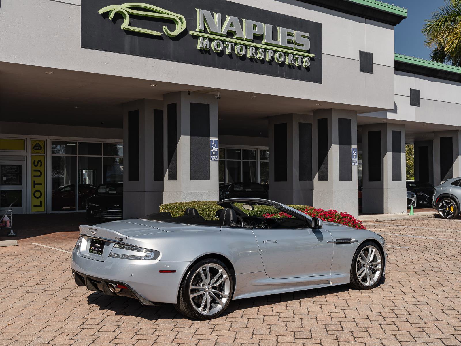 Used 2010 Aston Martin DBS Volante image 41