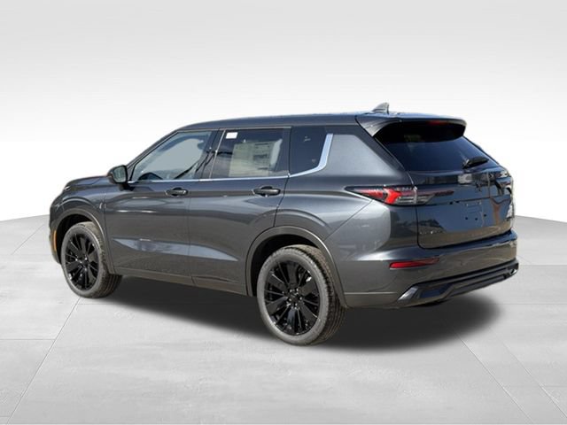 New 2026 Mitsubishi Outlander LE FWD image 3