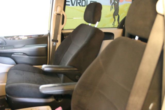 Used 2012 Dodge Grand Caravan SE FWD image 17