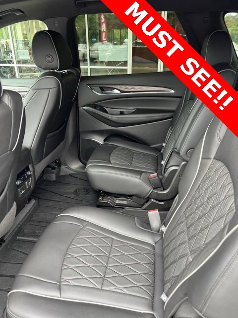 Used 2022 Buick Enclave Avenir w/ Avenir Technology Package image 11