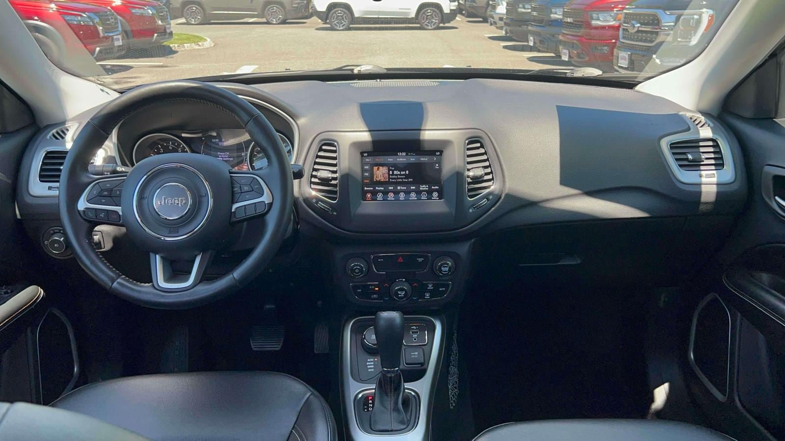 Used 2019 Jeep Compass Latitude w/ Cold Weather Group AWD/4WD image 27