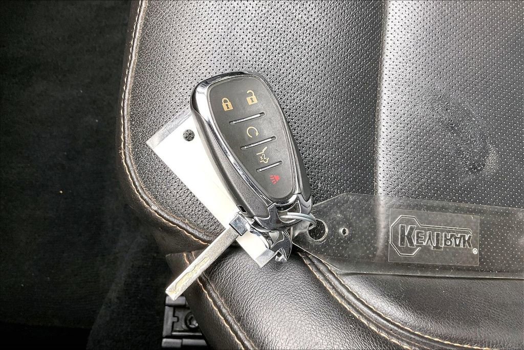 Used 2021 Chevrolet Traverse Premier image 36