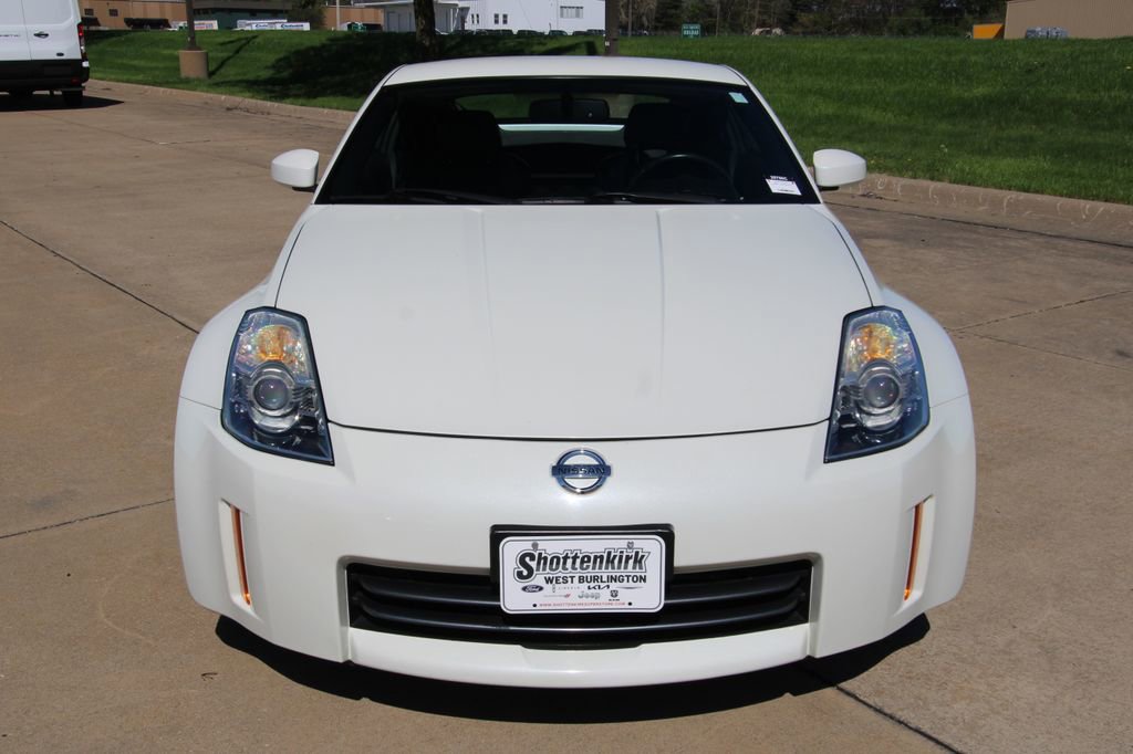 Used 2006 Nissan 350Z Touring image 3