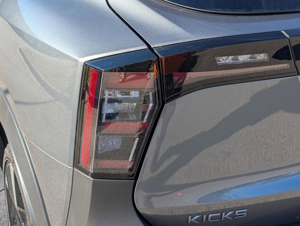 New 2025 Nissan Kicks SR image 13