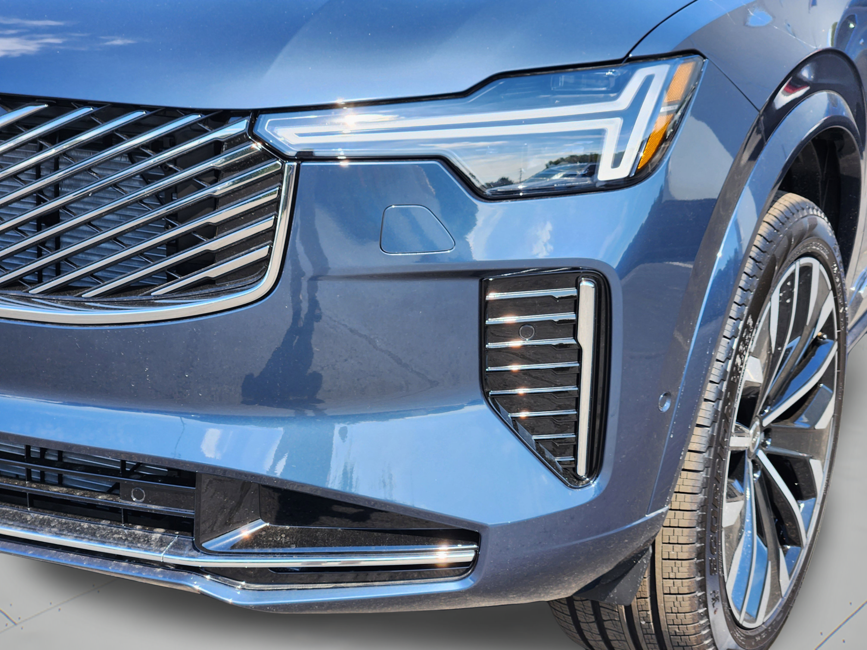Used 2026 Volvo XC90 B6 Plus w/ Protection Package Premier AWD/4WD image 34