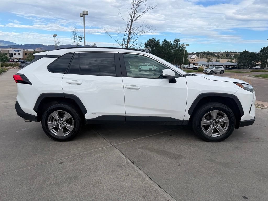 Used 2025 Toyota RAV4 XLE AWD/4WD image 9