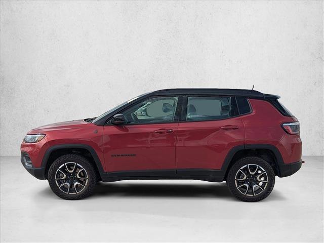 Used 2025 Jeep Compass Trailhawk image 8