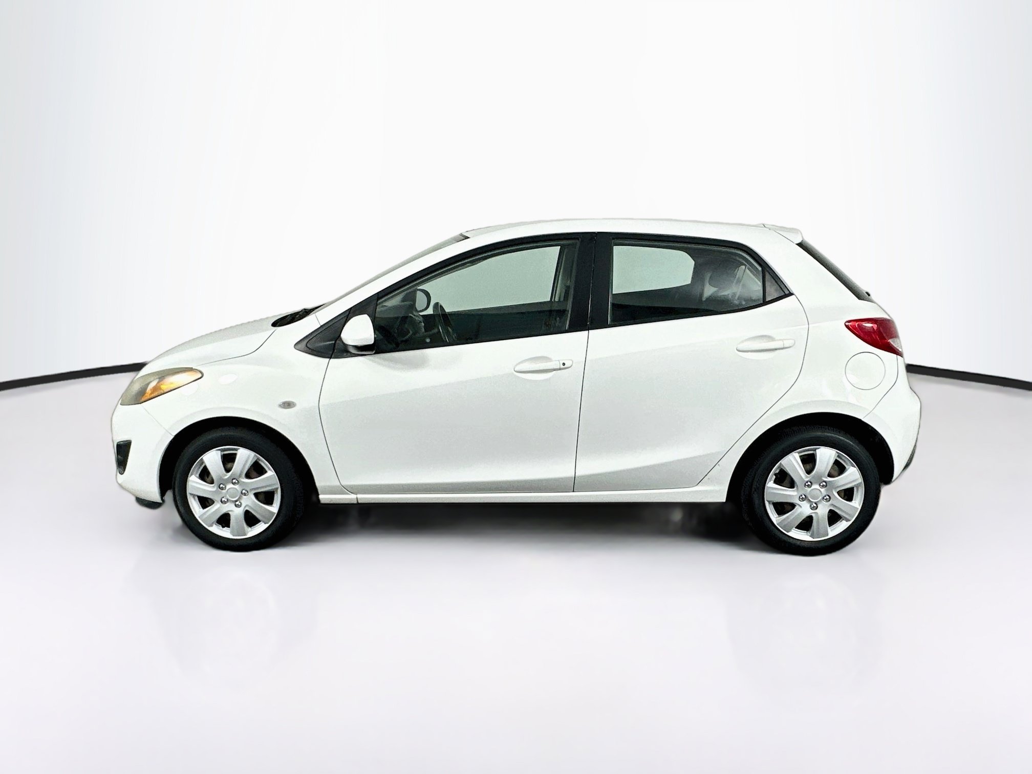 Used 2014 MAZDA MAZDA2 Sport FWD image 4