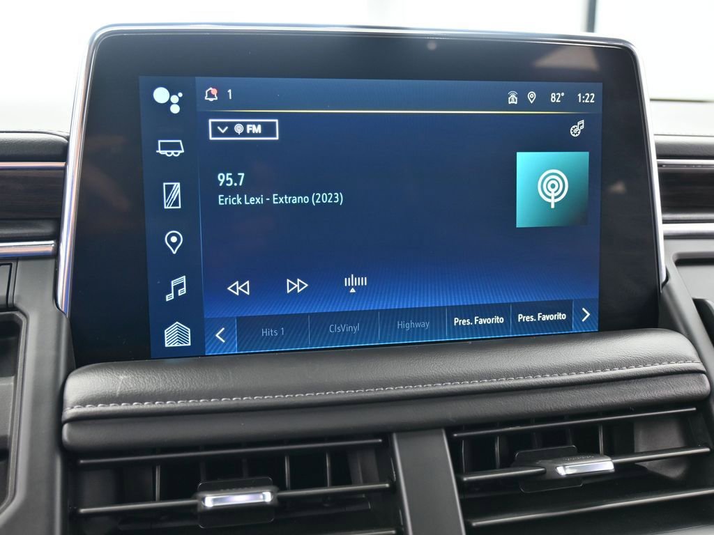 Used 2024 Chevrolet Suburban Z71 image 25